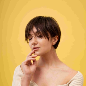 Warna Rambut yang Cocok untuk Rambut Pendek