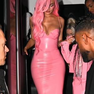 Kylie Jenner Hadirkan Era &ldquo;King Kylie&rdquo; dengan Momen Ibu-Anak di Pop-Up LA