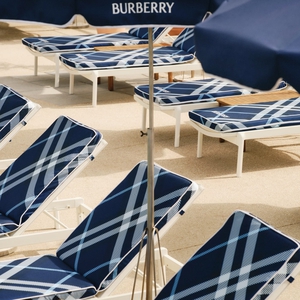 Burberry Hadirkan Beach Club Eksklusif di Selatan Prancis