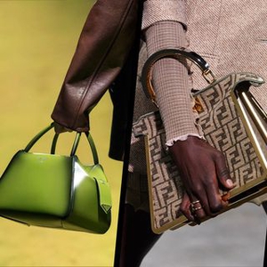 Aksesori Tas Terbaik dari Panggung Peragaan Mode Musim AW 2022