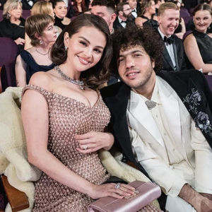 Selena Gomez & Benny Blanco: Apa yang Sebenarnya Terjadi di Balik Rencana Pernikahan Mereka?