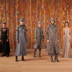 Melihat Langsung Presentasi Fisik yang Elegan dari Rumah Mode Dior di Paris, dan Bertemu Jennifer Lawrence