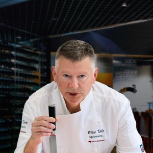 Grand Hyatt Menghadirkan The Black Angus Journey Bersama Guest Chef Mike Tafe