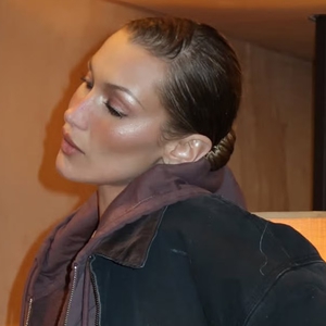 Bella Hadid Buktikan Dirinya sebagai Model Terbaik Lewat Kampanye Orebella Terbaru