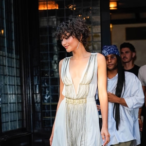 Zendaya Menjadikan Sandal Gladiator Sebagai Tren Utama Musim Panas Ini