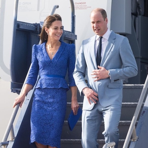 Kate Middleton Mengenakan Busana Musim Semi Saat Tiba di Belize