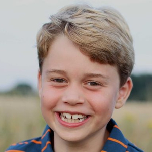 Lihat Potret Terbaru Pangeran George yang Tampak Sangat Mirip dengan Sang Ayah, Pangeran William Ketika Muda