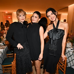 Jennifer Lawrence, Kylie dan Kendall Jenner Tampil Elegan dengan Nuansa Monokrom di Jamuan Makan Malam VIP Dior