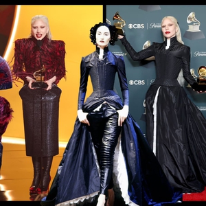 Lady Gaga Kembali ke Era &ldquo;Bad Romance&rdquo; Lewat Dua Busana Arsip Alexander McQueen