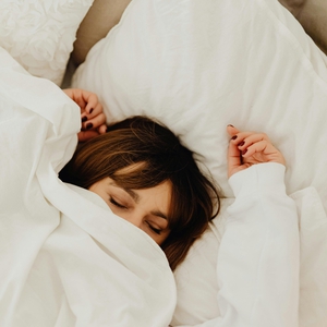 Tidur Nyenyak dan Sehat: Kuncinya Ada di Posisi Tempat Tidur yang Baik