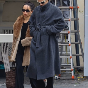 Zo&euml; Kravitz & Harry Styles Bertemu Alessandro Michele dengan Gaya Busana Musim Dingin yang Berbeda