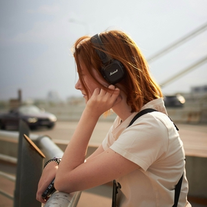 15+ Rekomendasi Lagu Barat Tentang Kekecewaan Terhadap Pasangan