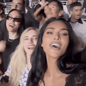 Kim Kardashian Hadir di Konser Ariana Grande di L.A.
