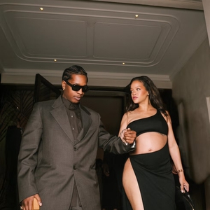 Rihanna Pamer Baby Bump Saat Sesi Kencan Romantis di Cannes