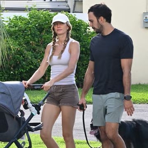 Gisele B&uuml;ndchen Menikmati Sinar Matahari Bersama Joaquim Valente dan Bayi Laki-lakinya