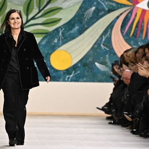 Maria Grazia Chiuri Resmi Kembali ke Fendi