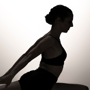 Manfaat Stretching Sebelum Tidur, Bikin Tidur Lebih Nyenyak dan Bangun Segar