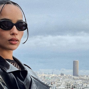 Zo&euml; Kravitz Memberikan Vibe Catwoman dalam Balutan Jaket Kulit Impian Anda