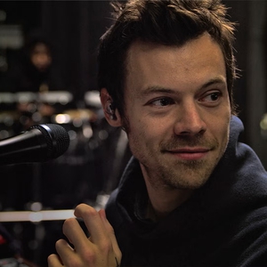 Harry Styles Memulai Era Barunya dengan Bantuan dari Netflix