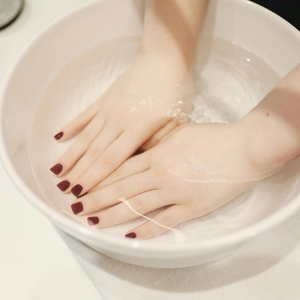 10 Cara Merawat Kuku Tipis agar Lebih Kuat dan Sehat Secara Alami