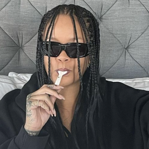 Rihanna Sarapan dengan Menu Kaviar Setelah Parfum Fenty-nya Habis dalam Sekejap