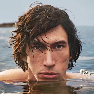 Pesona Adam Driver di Kampanye Wewangian Terbaru Burberry Membuat Gempar Media Sosial