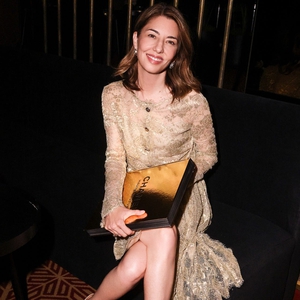 Sofia Coppola Hadirkan Buku Baru tentang Chanel yang Penuh dengan Inspirasi dan Jejak Kenangan