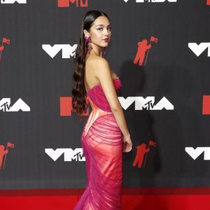 Inilah Tampilan Karpet Merah VMA MTV 2021 yang Mengesankan, Seperti Biasa