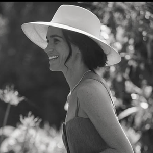 Duchess Meghan Tampil Anggun dalam Potret Eksklusif yang Dirilis untuk Rayakan Ulang Tahunnya