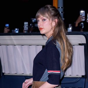 Taylor Swift dan Sabrina Carpenter Tampilkan Gaya Preppy saat Nikmati Makan Malam Bersama