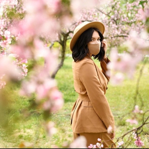 9 Rekomendasi Gaya Rambut Saat Memakai Masker Wajah