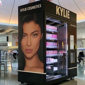 Lihat Vending Machine Kylie Cosmetics di Bandara Las Vegas