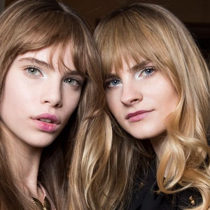 8 Langkah Untuk Memotong Poni Sendiri di Rumah