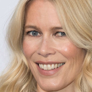 Lini Kosmetik Lansiran Claudia Schiffer