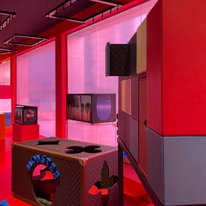 Melihat Langsung 200 Koper Louis Vuitton Edisi Khusus di Singapura, Termasuk Desain BTS