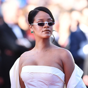Rihanna Ungkap Warna Lipstik Sesuai Zodiak