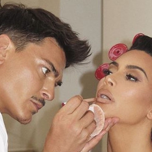 Kolaborasi Makeup by Mario x KKW Beauty Akan Segera Hadir