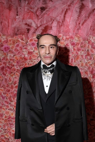 The Met Membatalkan Retrospektif John Galliano