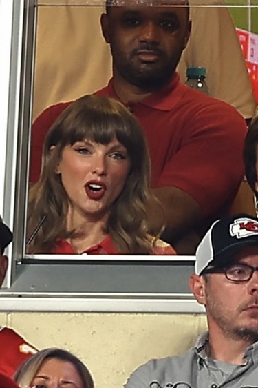 Tom Cruise Ungkap Apa yang Dibicarakannya dengan Taylor Swift di Pertandingan Chiefs
