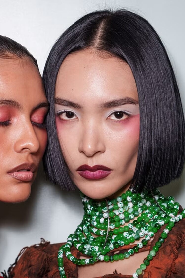10 Produk Baru Terbaik untuk Ciptakan Summer Glow yang Tahan Lama