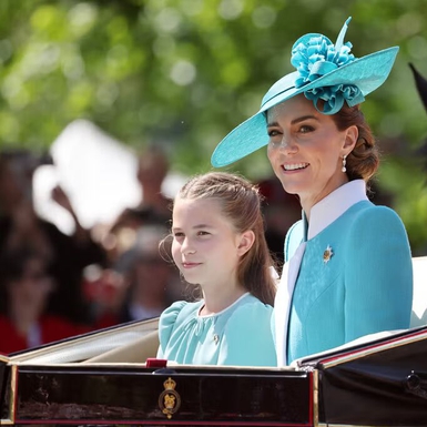 Putri Kate dan Charlotte Naik Kereta Bawah Tanah London Akhir Pekan Ini