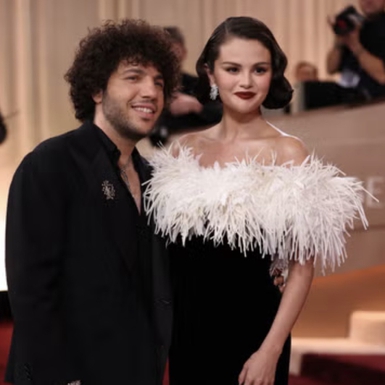 Selena Gomez Bercerita Tentang Hubungannya yang &ldquo;Sehat&rdquo; dengan Benny Blanco