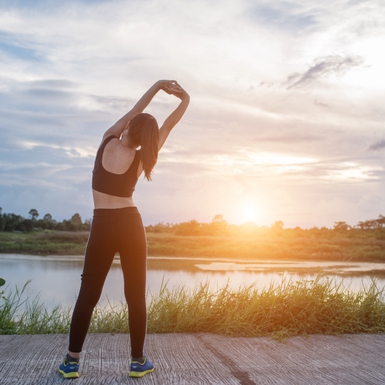 Mengapa Berjemur di Bawah Sinar Matahari Pagi Baik untuk Kesehatan Tulang Kita