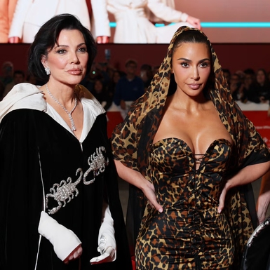 Kim Kardashian dan Kris Jenner Berbusana Vintage untuk Kencan Ibu dan Anak di Festival Film