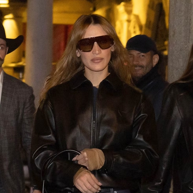 Bella Hadid Tampil Serba Prada di Milan Fashion Week