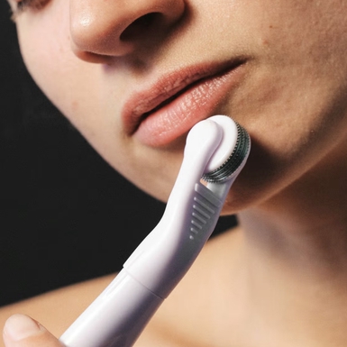Apa Itu Microneedling? Panduan Lengkap untuk Perawatan Kulit yang Sedang Populer Ini