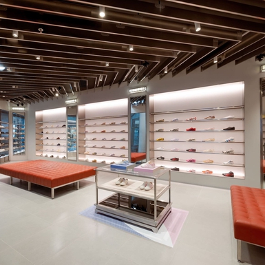 Onitsuka Tiger Hadirkan Pengalaman Belanja Baru di Plaza Senayan