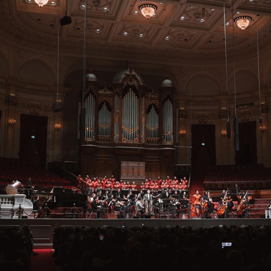 Avip Priatna Bawa Jakarta Concert Orchestra & Batavia Madigral Singers ke Panggung Legendaris Het Concertgebouw Amsterdam