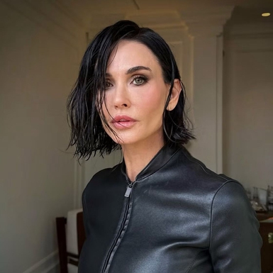 Demi Moore Pangkas Rambut Panjang Ikoniknya Menjadi Bob Edgy
