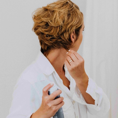 Cara Menjadikan Rambut Bondol Wanita Sebagai Pernyataan Gaya